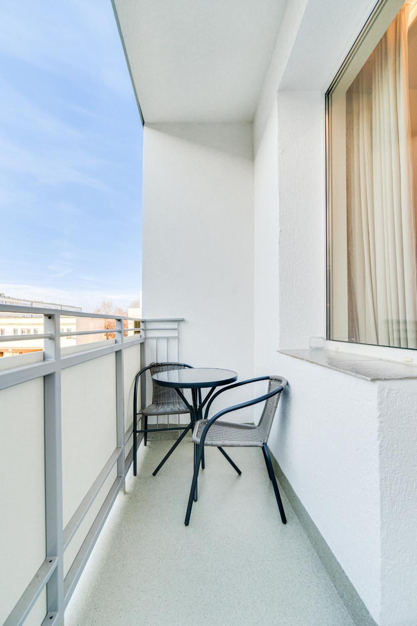 Bright Day Apartment - Self Check-In 24H, 10 Min Market Square فروتسواف المظهر الخارجي الصورة